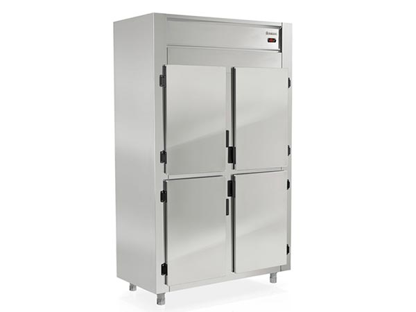 geladeira industrial com quatro portas