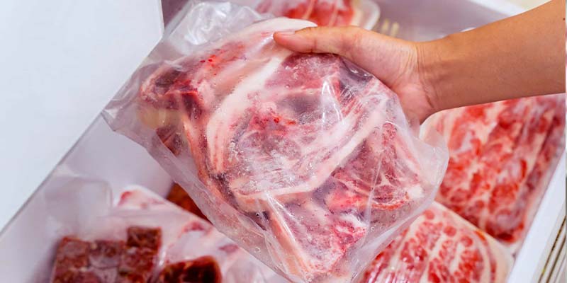 carne fora da geladeira para descongelar