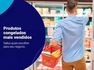 homem pegando produtos congelados no mercado