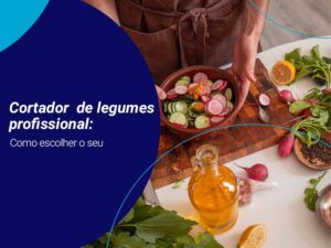 Pessoa fazendo uma salada com pepino, rabanete, limão e azeite